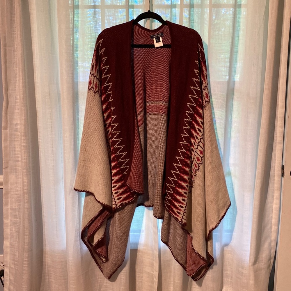 Beautiful poncho for the fall